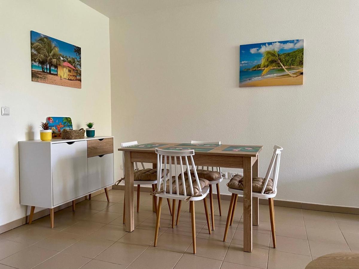 Confort ! Au Pied De La ! Appartement Sainte-Anne (Grande-Terre)